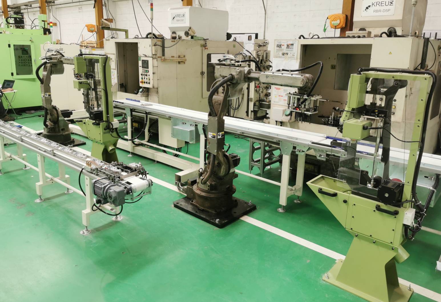 Conveyor equipment for production lines by KUROITSU (THAILAND) CO., LTD..jpg