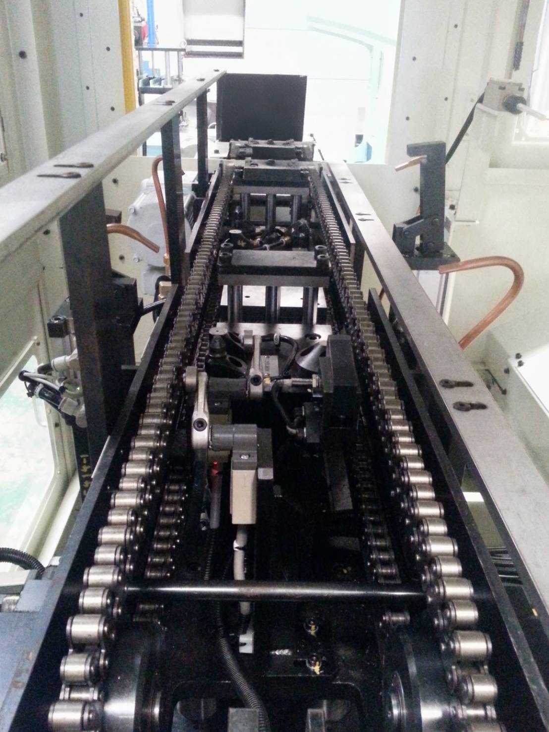 Industrial conveyor system by KUROITSU (THAILAND) CO., LTD..jpg