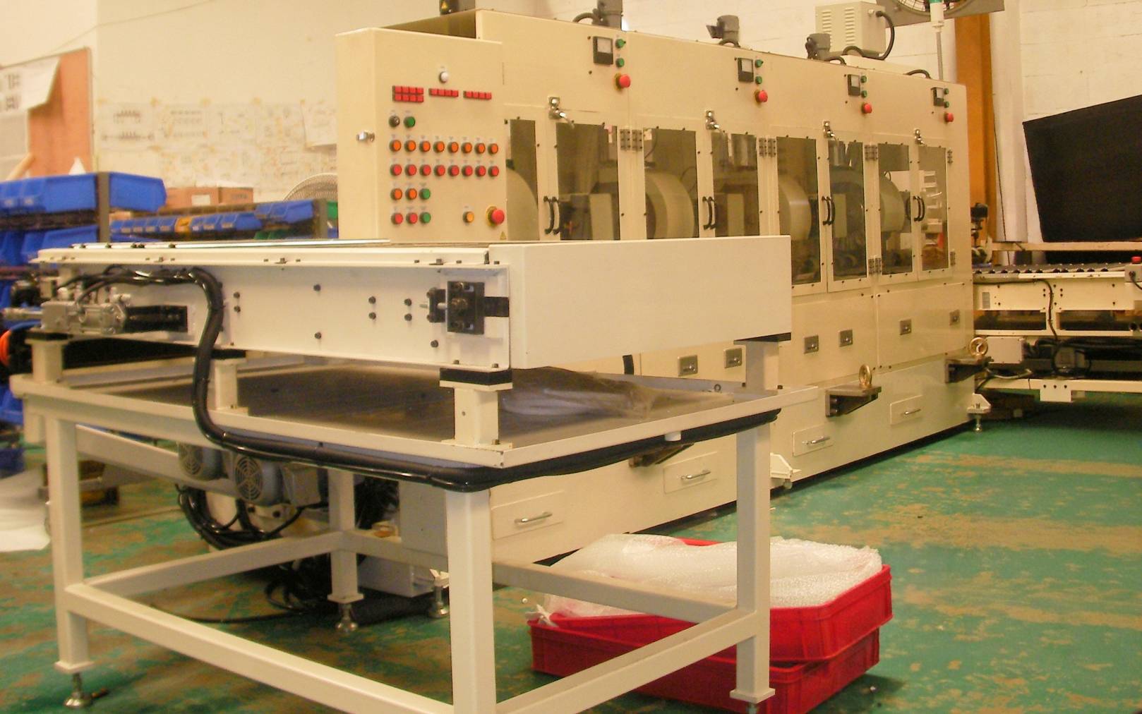 เครื่องขัดผิวสำหรับขัดและตกแต่ง โดย KUROITSU (THAILAND) CO., LTD..jpg